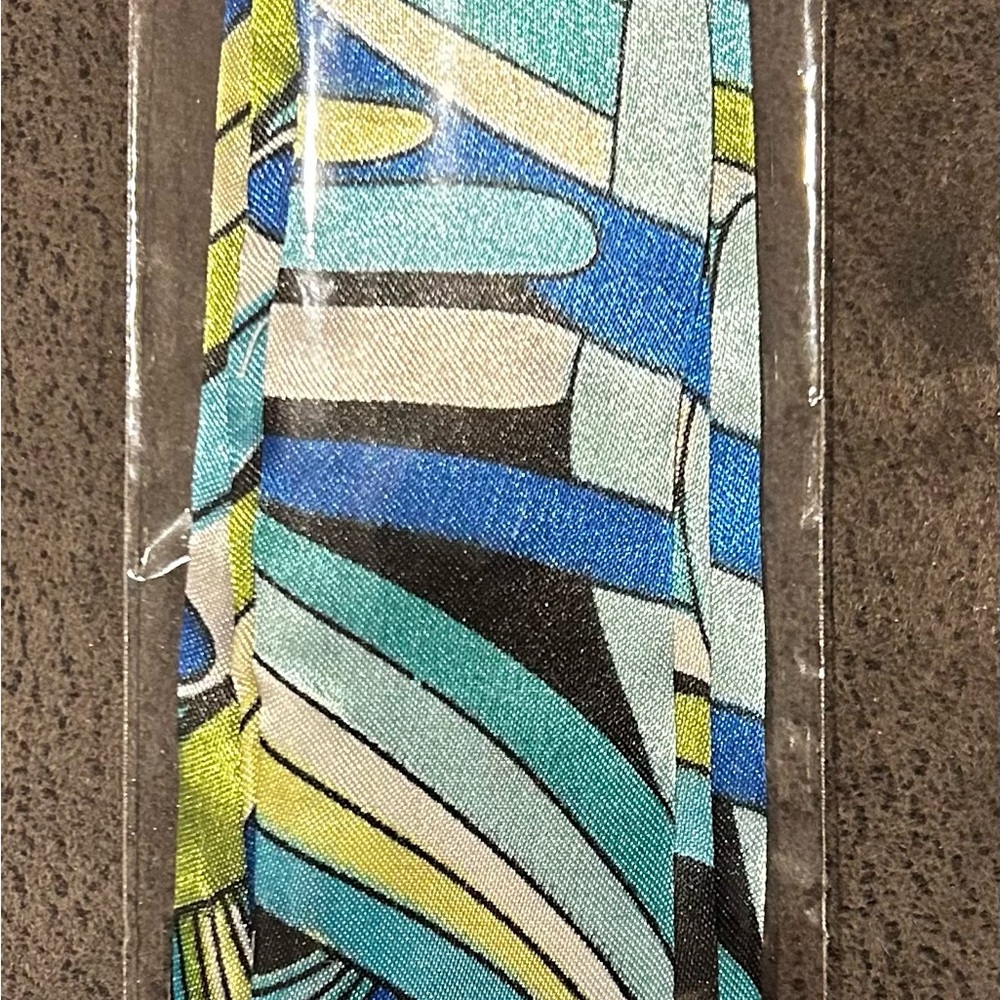 Colorful Abstract Patterned Twilly